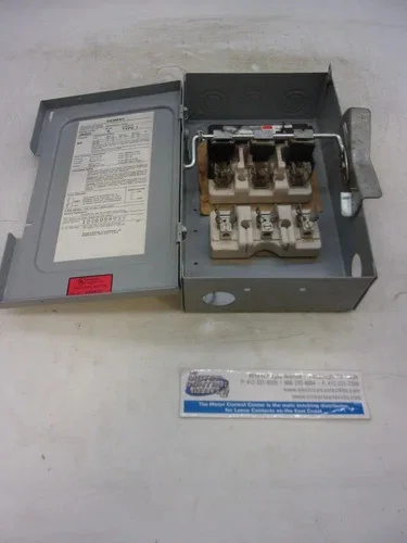 Siemens JN422 Fusible Heavy Duty Safety Switch, 60A, 240V, 3-Pole, NEMA 1 — product image 4 of 8