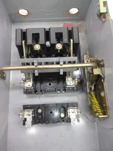 Westinghouse HFN222 Heavy Duty Safety Switch, 60A, 240V, 2-Pole, Fusible, NEMA 1 — product image 4 of 8