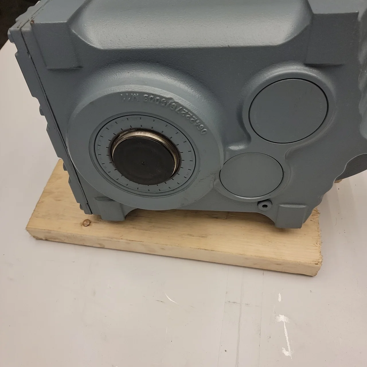 SEW-Eurodrive FA77/II2GD-EDRN90L4/CID2/TF Helical Gearmotor — product image 8 of 10