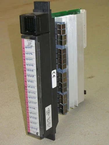 GE Fanuc IC697MDL340 Series 90-70 Discrete Output Module — primary product image