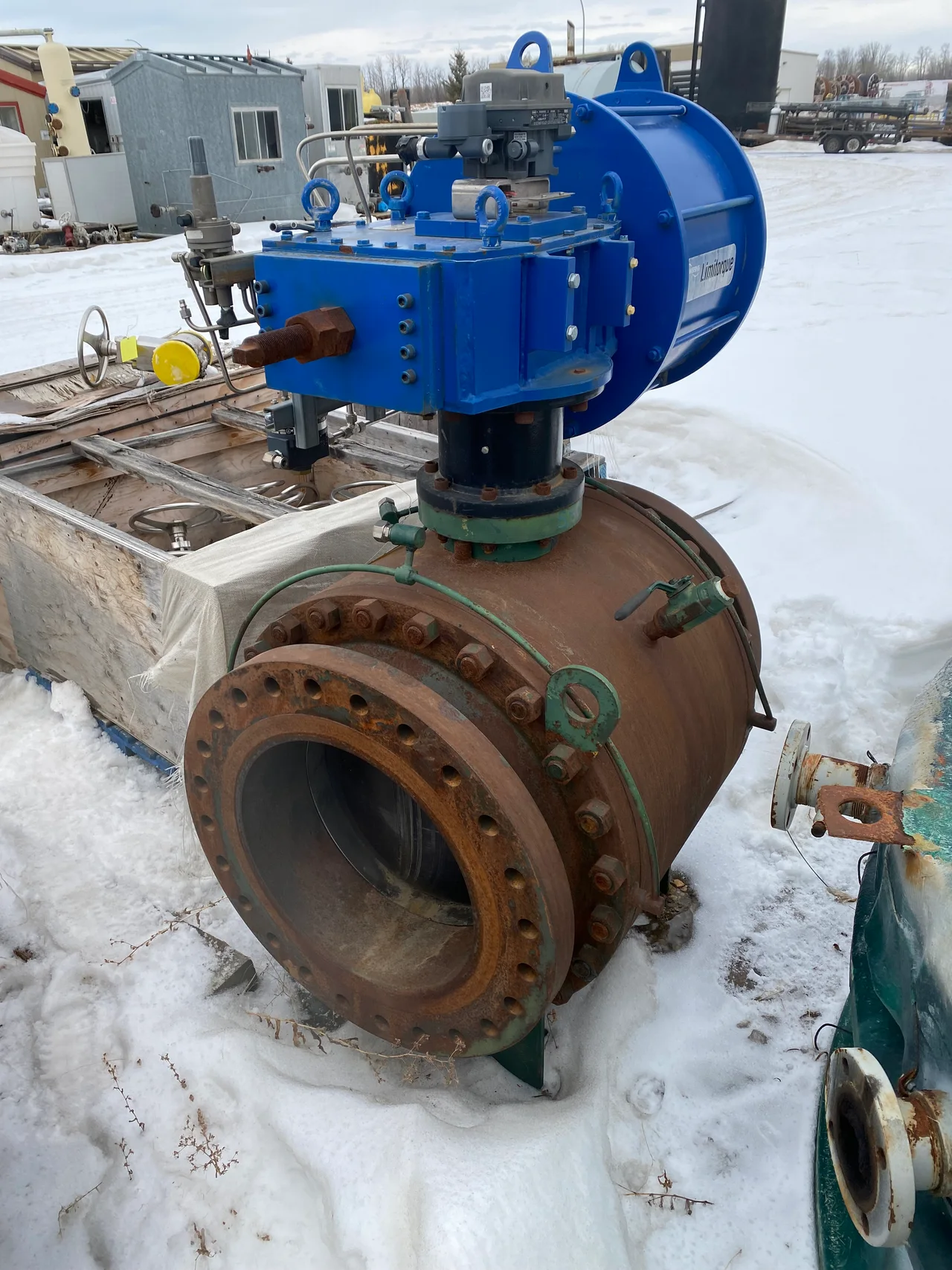 Neway 20" Class 300 Trunnion Mounted Ball Valve with Limitorque Pneumatic Actuator — product image 3 of 12