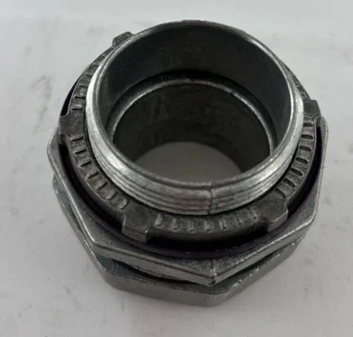 Eaton Crouse-Hinds LT150DC 1-1/2 Inch Straight Liquidtight Connector (Lot of 4) — product image 5 of 6
