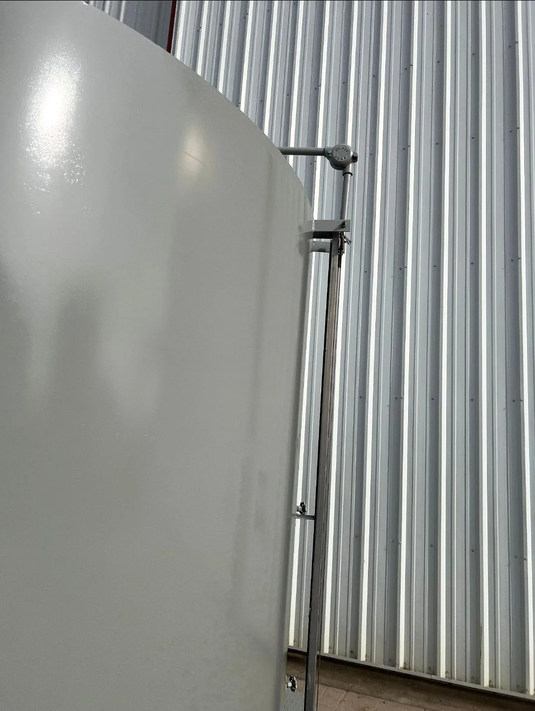 Refurbished 100 BBL Double Wall Tank — product image 5 of 6