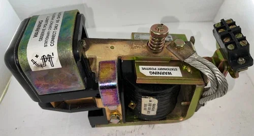 Hubbell Type 264 400A DC Contactor with 100 VDC Coil — primary product image