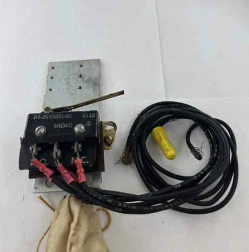 Honeywell MICRO SWITCH DT-2RV3881-B6 Snap-Action Limit Switch — product image 3 of 4