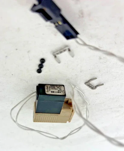 Burkert 5022897 3-Way Mini Solenoid Valve — product image 2 of 3