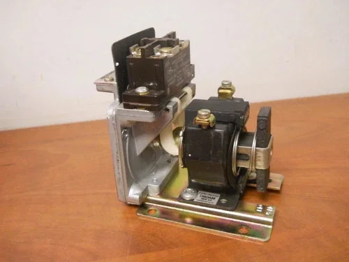 Cutler-Hammer D80ND1A Pneumatic Timer Series A2 On-Delay/Off-Delay Convertible — primary product image