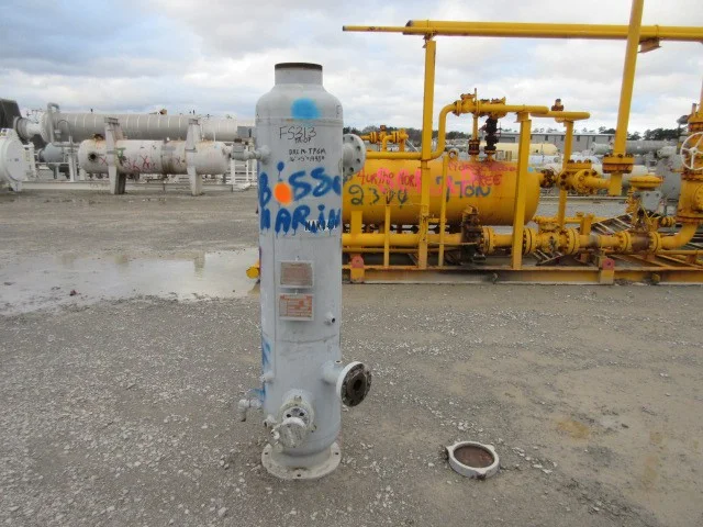 National Tank Company Vertical Pressure Vessel, 16" x 5', 1440 PSI MAWP — primary product image