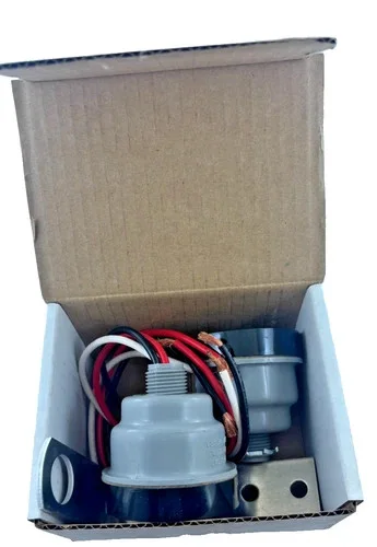 TORK 2421 Twist-Lock Photocontrol Receptacle with Plastic Cup Mounting Bracket — product image 2 of 4