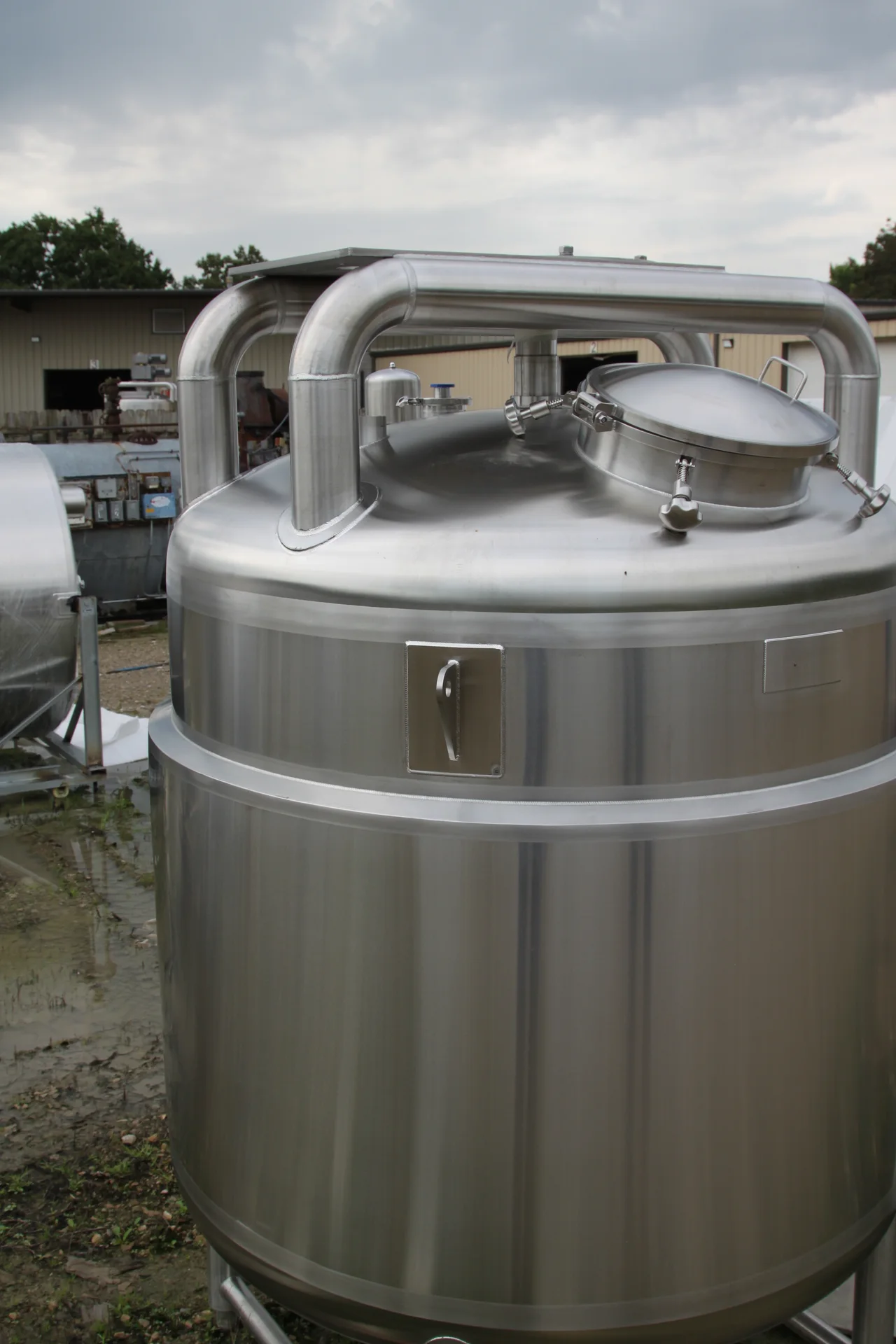 500 Gal Jacketed Process Tank w/ Pipe Bridge & Anchor — product image 2 of 3