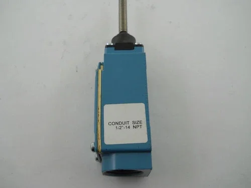 Honeywell MICRO SWITCH GLCA01K8A 1NC/1NO SPDT Limit Switch with Wobble Stick — product image 4 of 5
