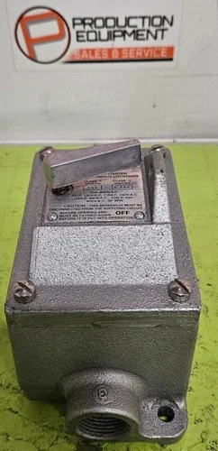 Arrow Hart AH7810ED Manual Motor Starter — primary product image
