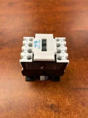 Tianshui GSC1-1810 3-Pole AC Contactor with 1 NO Auxiliary Contact — product image 3 of 7