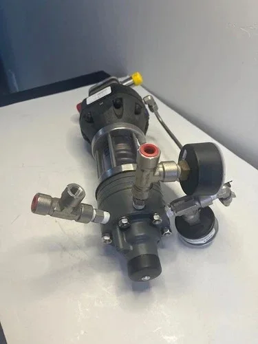 ITT Dia-Flo 3/4" Diaphragm Valve .75-F-428L-8-0-0-TME-B209-HW3-PR4-SRI with SRI Positioner — product image 7 of 7