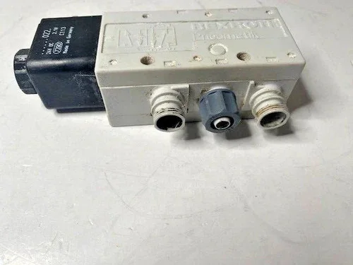 Bosch Rexroth PW 67697-5 Solenoid Valve 4-Way 2-Position 24VDC Pneumatic Spring Return — product image 4 of 5