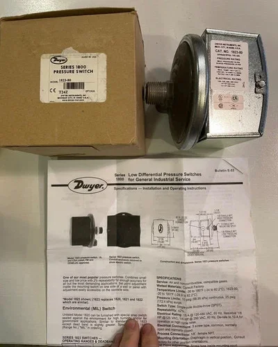 Dwyer Series 1800 Low Differential Pressure Switch Model 1823-80 — primary product image