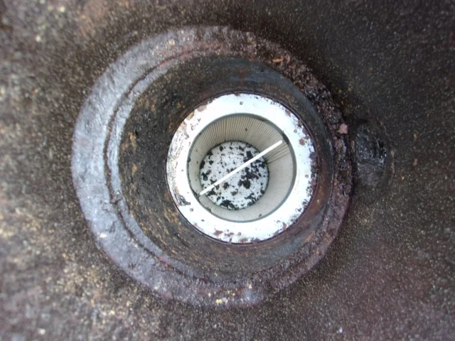 PECOFacet Vertical Gas Filter Housing 8-5/8 in x 16 in — product image 7 of 11