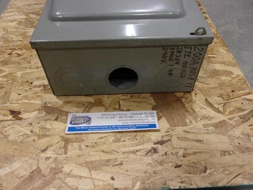Gould ITE JN324 Fusible Safety Switch 200A 240V 3-Pole — product image 7 of 10