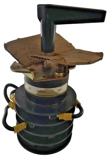 Electroswitch 74204PH Rotary Switch Pull To Lock Spring Return 4-Deck — product image 8 of 11