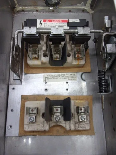 Siemens I-T-E F351SS Heavy Duty Safety Switch, 30A, 600V, 3-Pole, Fusible, NEMA 4/4X Stainless Steel Enclosure — product image 4 of 9