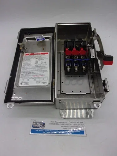 Square D H321DS Heavy Duty Safety Switch, 30A, 3P, 240V, Fusible, Stainless Steel — product image 3 of 7