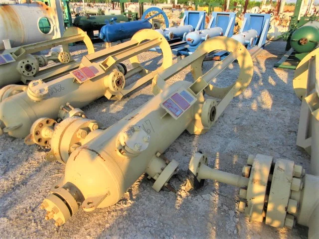 Cameron Vertical Sand Trap Pressure Vessel, 20" x 5' — primary product image