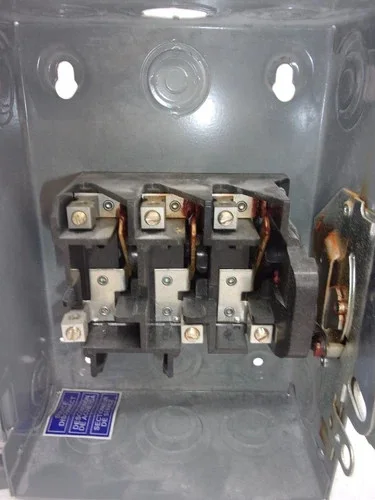 Square D DU321 General Duty Safety Switch 30A 3P Non-Fusible 240V NEMA 1 — product image 4 of 8
