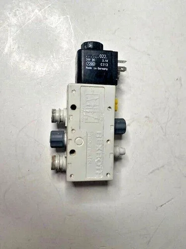 Bosch Rexroth PW 67697-5 Solenoid Valve 4-Way 2-Position 24VDC Pneumatic Spring Return — primary product image
