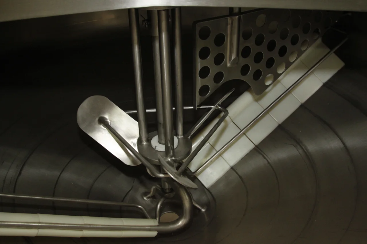 100 Gal Jacketed Cook & Cool Tank — product image 3 of 3