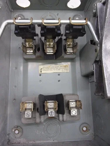 Gould ITE F352 Heavy Duty Vacu-Break Safety Switch, 60A, 600V, 3-Pole, Fusible, NEMA 1 — product image 4 of 8