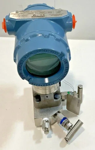 Rosemount 3051SFC Compact Conditioning Orifice Flow Meter 6-Inch with Integrated Transmitter — product image 13 of 18