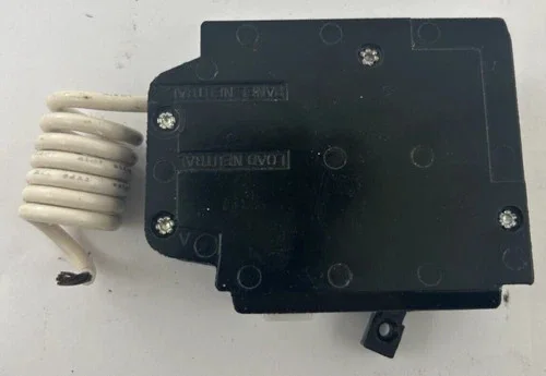Crouse-Hinds MP120GF 20A 1-Pole Ground Fault Circuit Breaker — product image 4 of 5