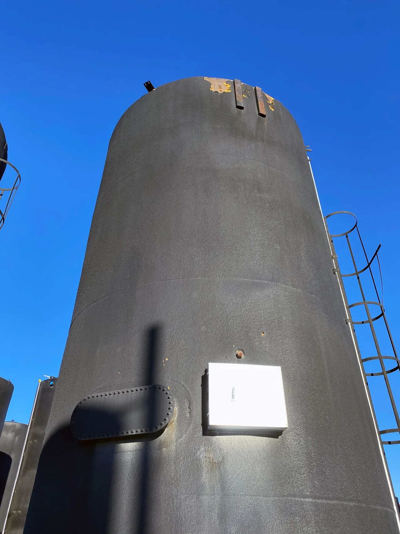 Used 1000 BBL Storage Tanks – Partially Coated — product image 5 of 6