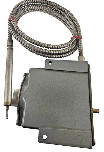 United Electric Controls Type E55 Temperature Switch Model 14063 — product image 3 of 7