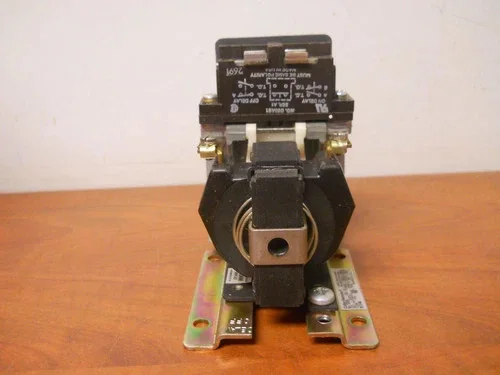 Cutler-Hammer D80ND1A Pneumatic Timer Series A2 On-Delay/Off-Delay Convertible — product image 2 of 3