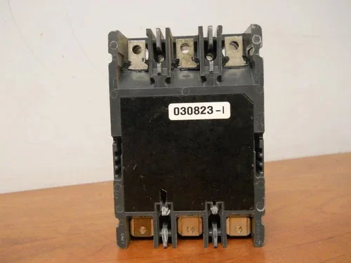 Cutler-Hammer EDH3225 225A 3-Pole Molded Case Circuit Breaker — product image 4 of 5
