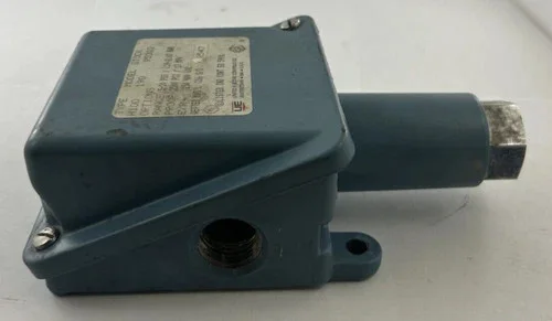 United Electric Controls H100-190 Vacuum Switch — product image 4 of 5