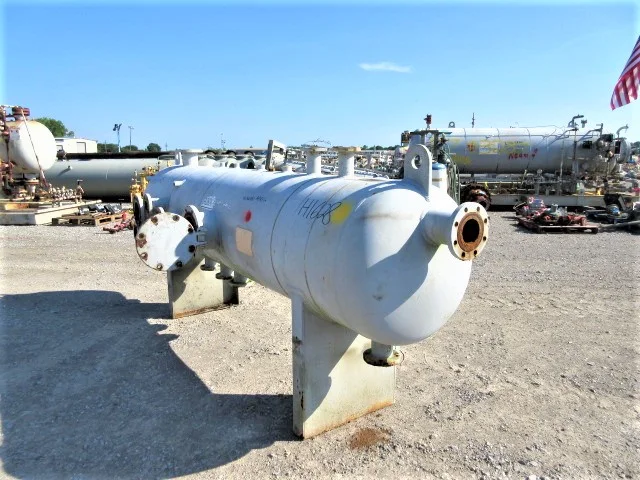 Universal Equipment Inc. 30in x 10ft Horizontal 3-Phase Separator — product image 3 of 10