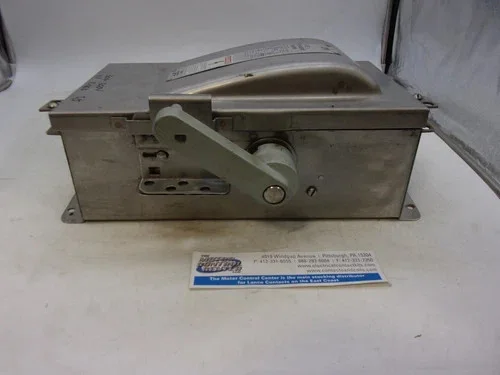 Siemens I-T-E F351SS Heavy Duty Safety Switch, 30A, 600V, 3-Pole, Fusible, NEMA 4/4X Stainless Steel Enclosure — product image 7 of 9