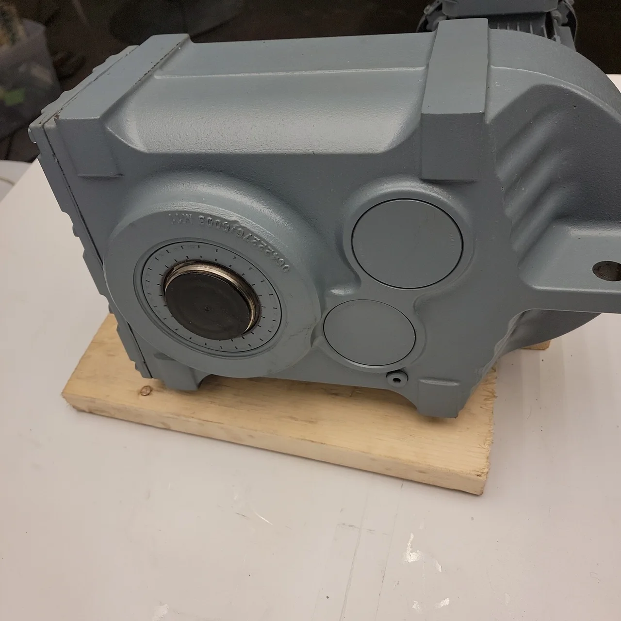 SEW-Eurodrive FA77/II2GD-EDRN90L4/CID2/TF Helical Gearmotor — product image 7 of 10
