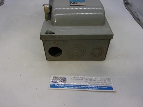 ITE Vacu-Break JN323 Fusible Safety Switch, 100A, 240V, NEMA 1 — product image 7 of 8