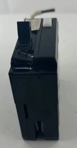 Crouse-Hinds MP120GF 20A 1-Pole Ground Fault Circuit Breaker — product image 2 of 5