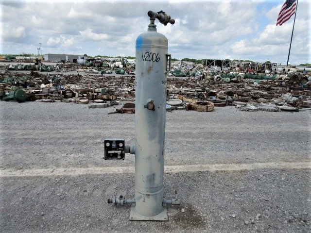 J.W. Williams Vertical Two-Phase Separator, 10-3/4" x 4' — primary product image