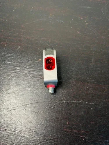 Keyence LR-ZB500C3P IO-Link Self-Contained CMOS Laser Sensor — product image 3 of 4