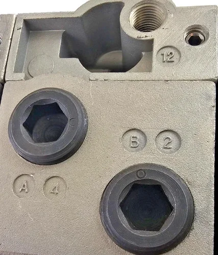 Joucomatic 35500099 Manifold Block with Subbase Bottom ISO 2 3/4" NPT — product image 4 of 4