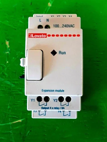 Lovato LRED08RA240 Expansion Module for Programmable Logic Relay — primary product image