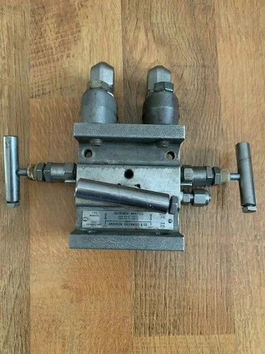 Anderson Greenwood M4AVIS Instrument Manifold — primary product image
