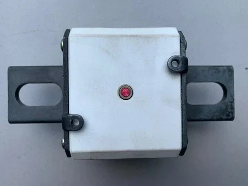Ferraz Shawmut Protistor Fuse L301471 A070URD73LI0525 525A 700VAC — product image 2 of 3