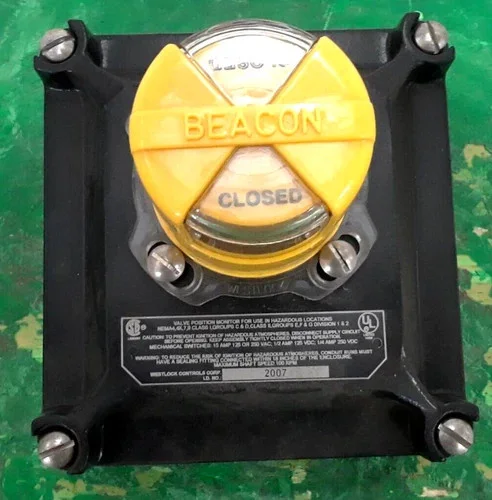 Westlock Controls Valve Position Monitor 2007X-BY-E10 with Beacon Indicator — product image 2 of 4
