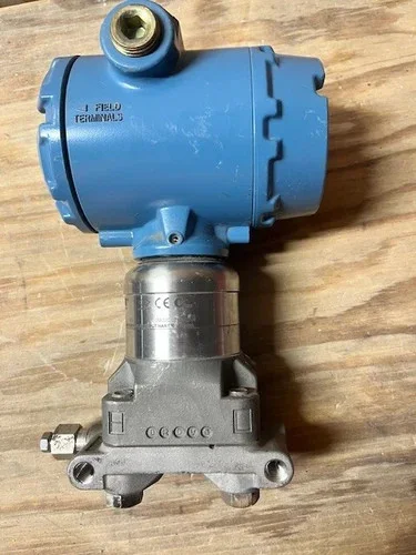 Rosemount 3051S1CG1A2E12A1AM5 Gauge Pressure Transmitter with Display — primary product image